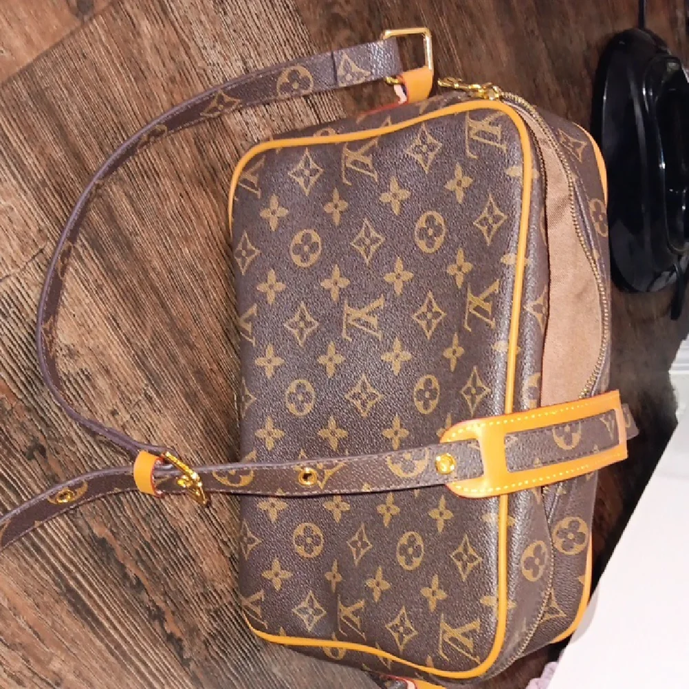 Louis Vuitton Monogram Brown Messenger Bag - Picture 3 of 3